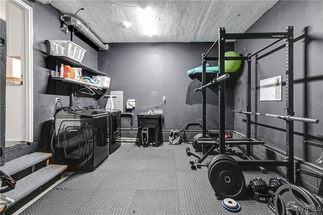 13906 Barnes Spring Road Midlothian, VA 23112 - Photo 41 of 45 a view of a room with gym equipment