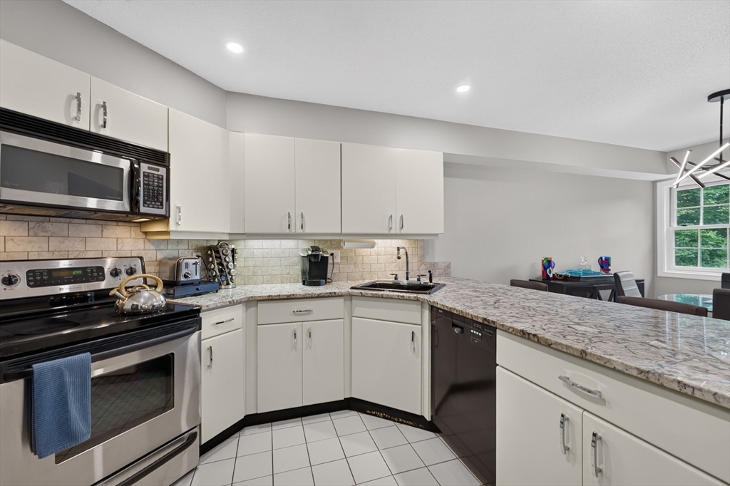 7 Canvasback Way, Unit 7 Walpole, MA 02081 - Photo 11 of 36 Gallery Image 11