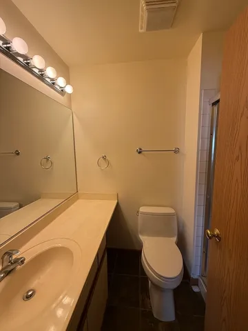 $2,300 | 1335 Fountain Green Drive, Crystal Lake, IL 60014