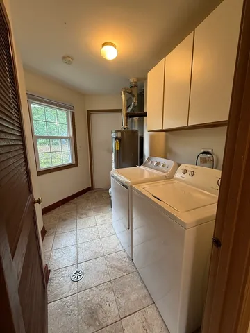 $2,300 | 1335 Fountain Green Drive, Crystal Lake, IL 60014