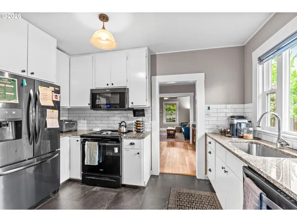 $595,000 | 807 E Street, Springfield, OR 97477