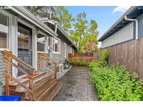 $595,000 | 807 E Street, Springfield, OR 97477