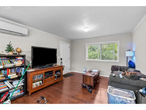 $595,000 | 807 E Street, Springfield, OR 97477