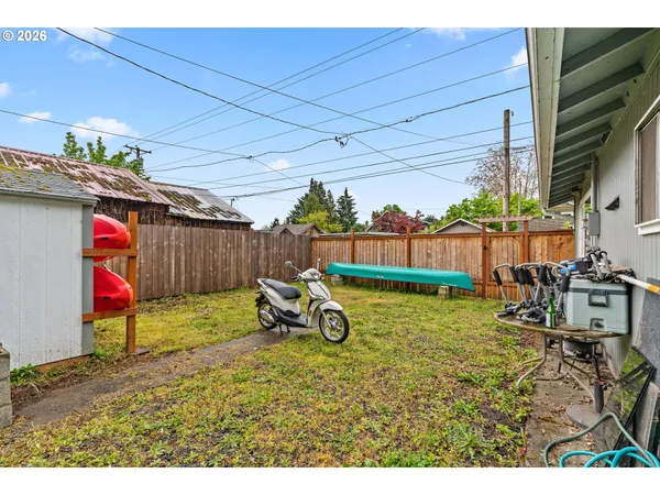 $595,000 | 807 E Street, Springfield, OR 97477