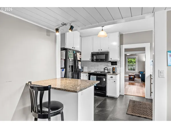 $595,000 | 807 E Street, Springfield, OR 97477