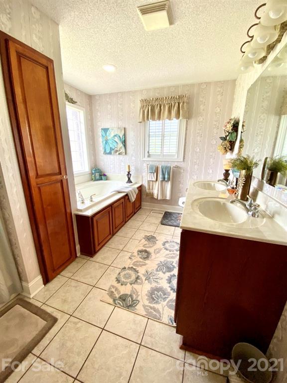 1568 Jessica Ann Road Lincolnton, NC 28092 - Photo 17 of 29 Gallery Image 17
