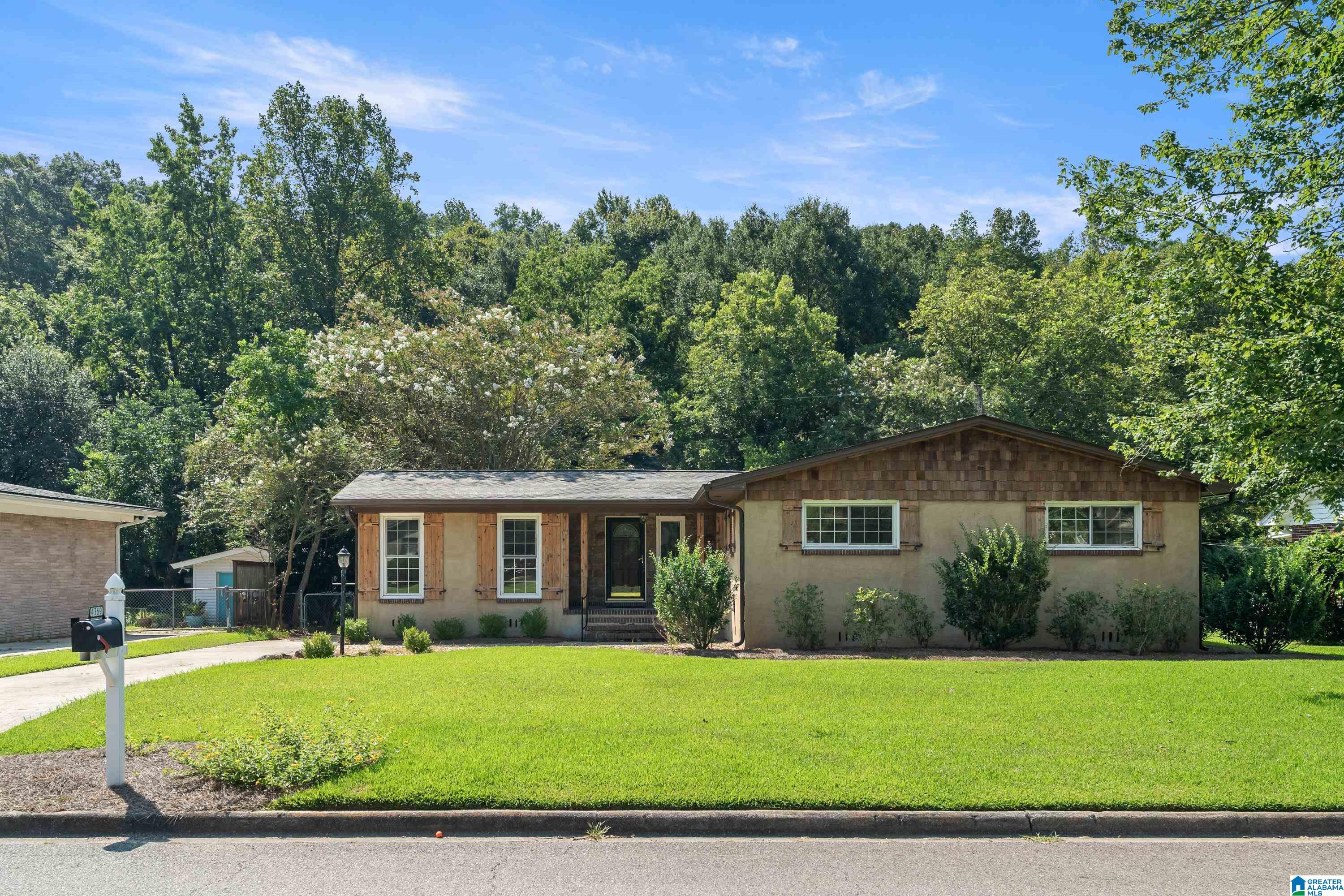 4369 MountainDale Road Birmingham, AL 35213 - Photo 2 of 40