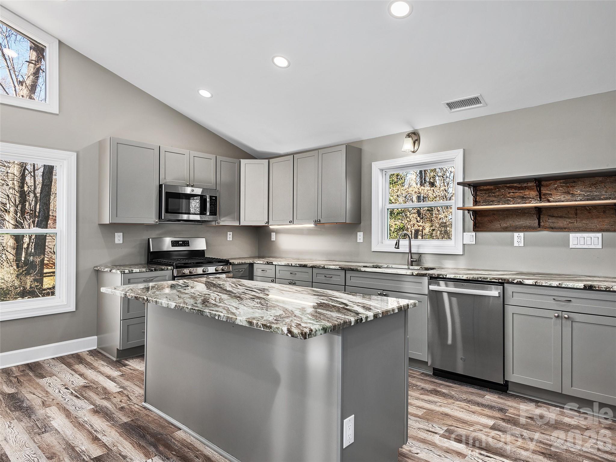 611 Peniel Road Columbus, NC 28722 - Photo 6 of 27