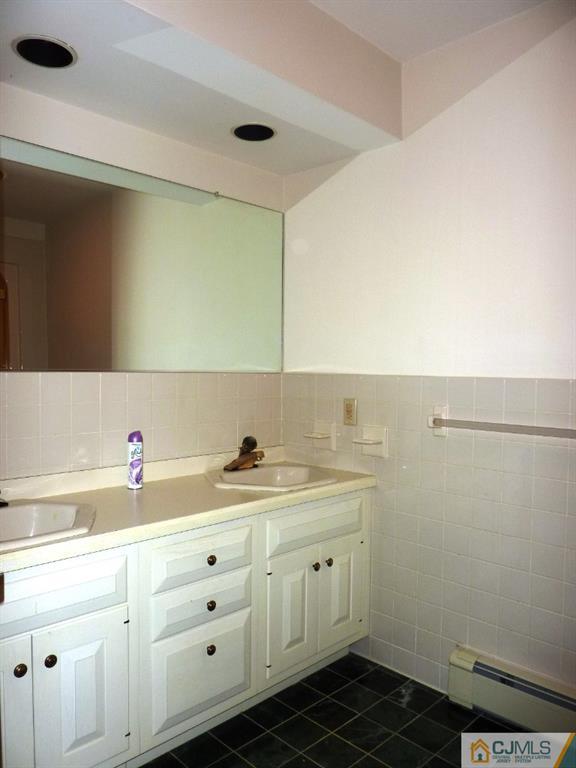 6 Cherokee Road East Brunswick, NJ 08816 - Photo 22 of 25 Gallery Image 22
