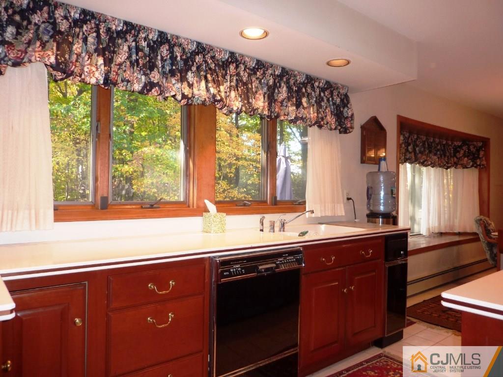 6 Cherokee Road East Brunswick, NJ 08816 - Photo 10 of 25 Gallery Image 10