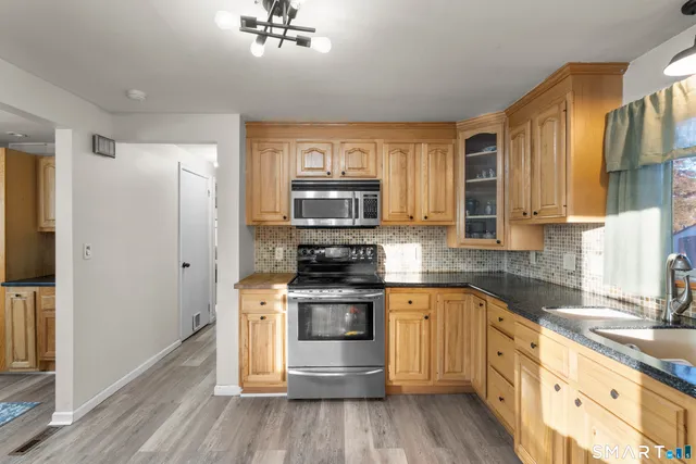 $359,000 | 259 Elaine Terrace, New Haven, CT 06512