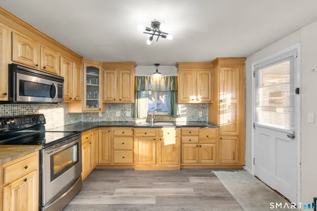 $359,000 | 259 Elaine Terrace, New Haven, CT 06512