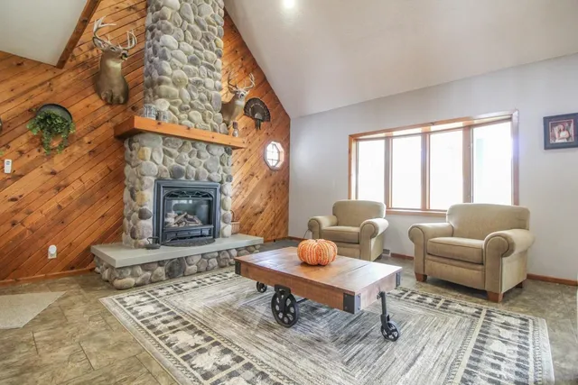 $649,900 | N1117 County Road K, Fort Atkinson, WI 53538