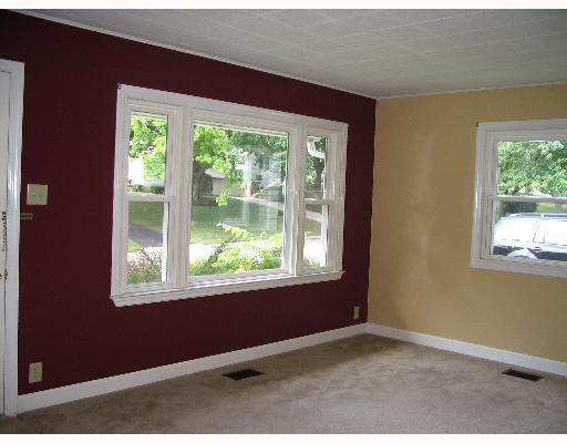 1902 Westgate Road Springfield, OH 45504 - Photo 2 of 8