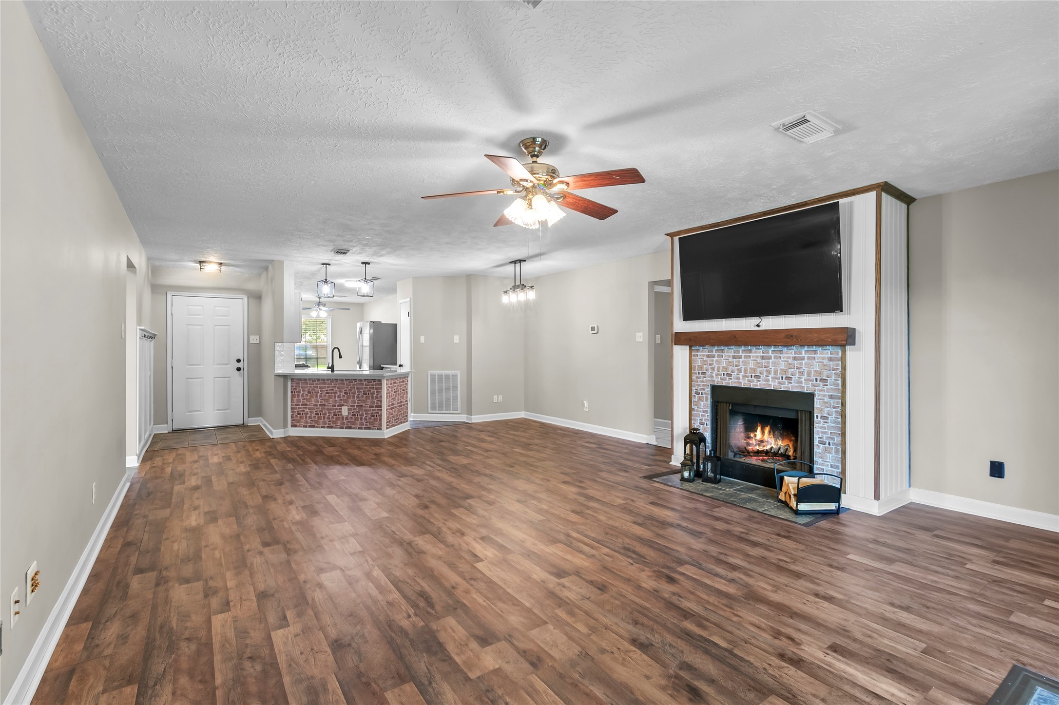 2124 Tower Bridge Road Pearland, TX 77581 - Photo 6 of 24
