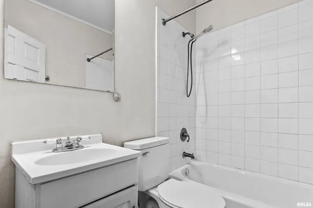 $73,000 | 1235 East Seneca Place, Peoria, IL 61603