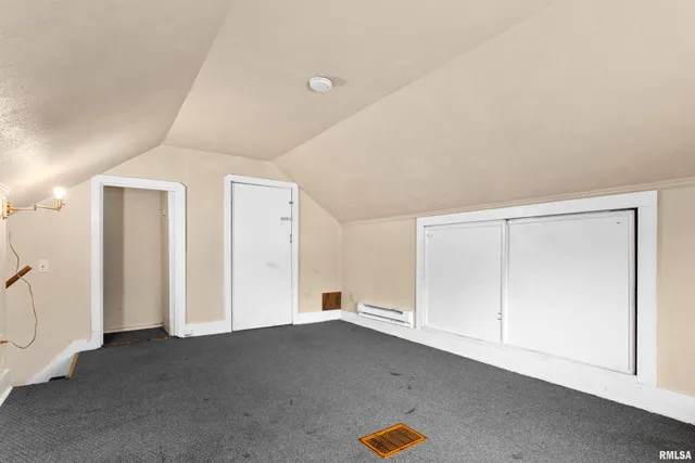 $73,000 | 1235 East Seneca Place, Peoria, IL 61603