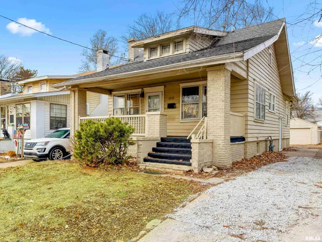 $73,000 | 1235 East Seneca Place, Peoria, IL 61603