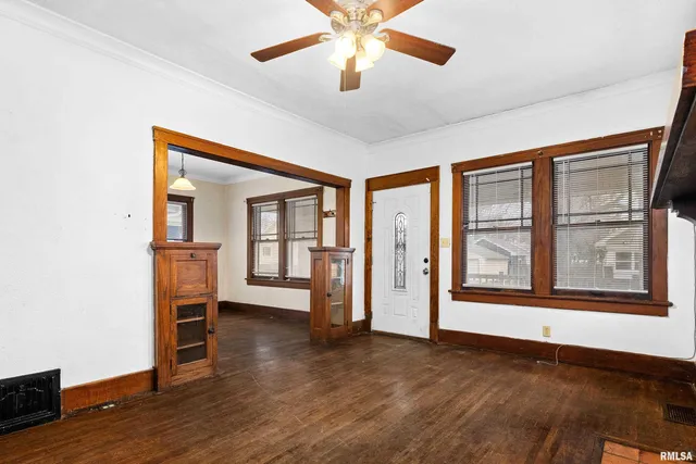 $73,000 | 1235 East Seneca Place, Peoria, IL 61603