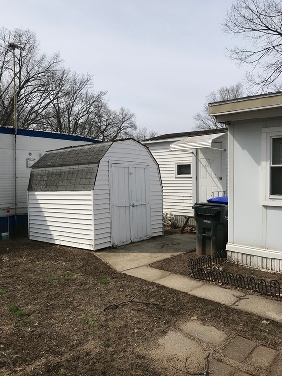 72 Mobile Home Way Springfield, MA 01119 - Photo 2 of 11 Gallery Image 2