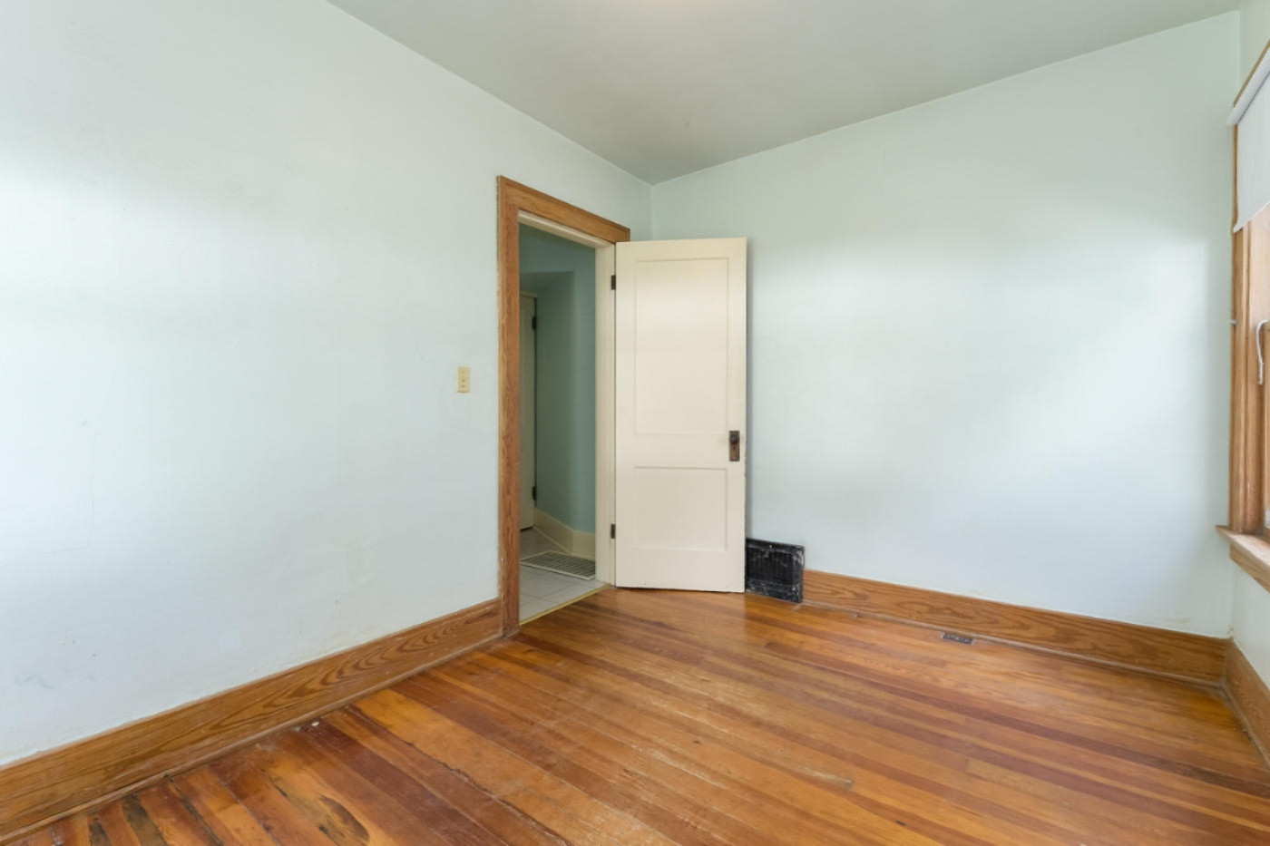 1242 Wayside Road Kalamazoo, MI 49048 - Photo 12 of 23 Wayside_Rd_1242_Kalamazoo_49048-17