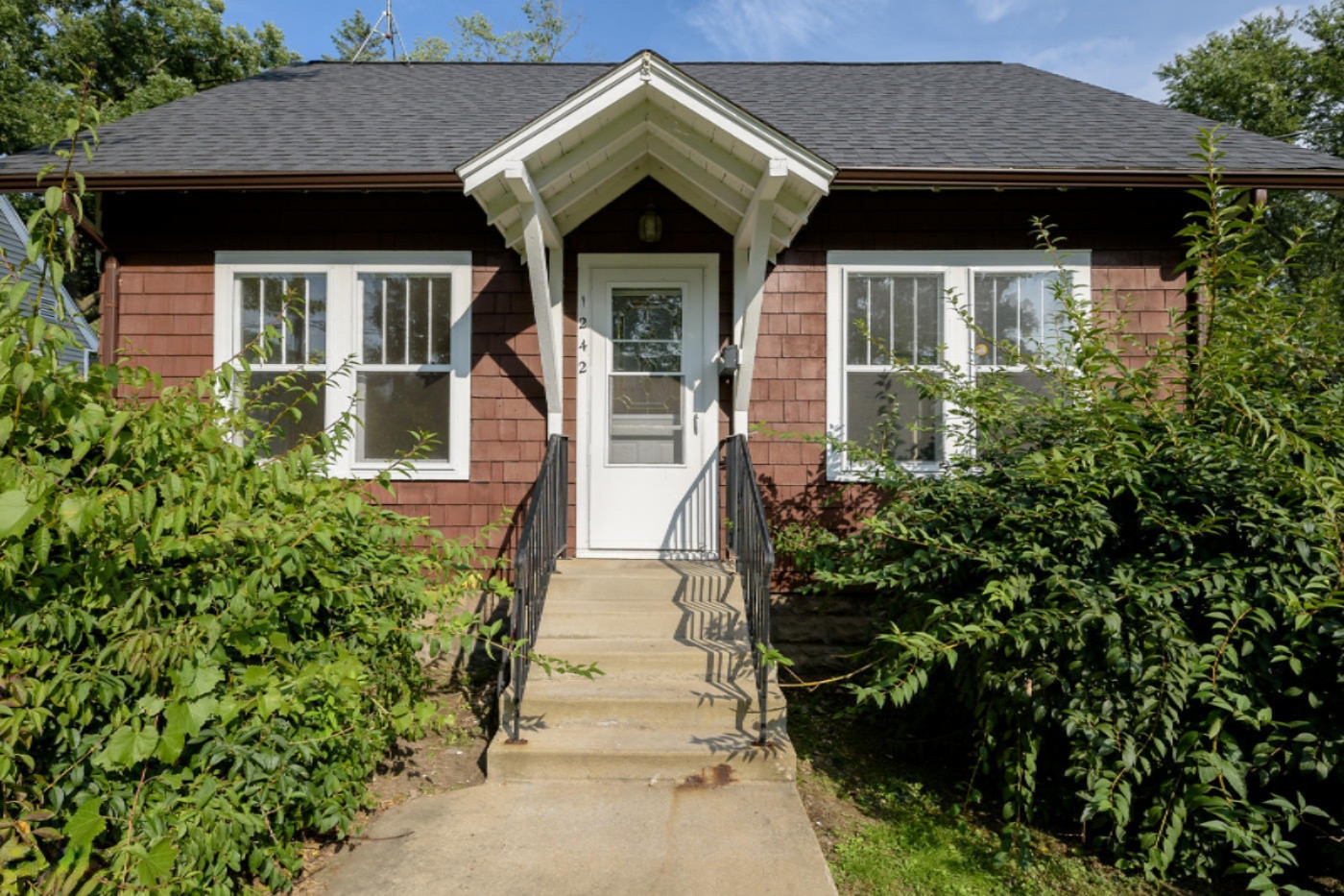 1242 Wayside Road Kalamazoo, MI 49048 - Photo 2 of 23 Wayside_Rd_1242_Kalamazoo_49048-27