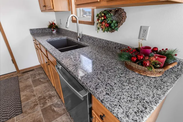 a view of an outdoor space and city