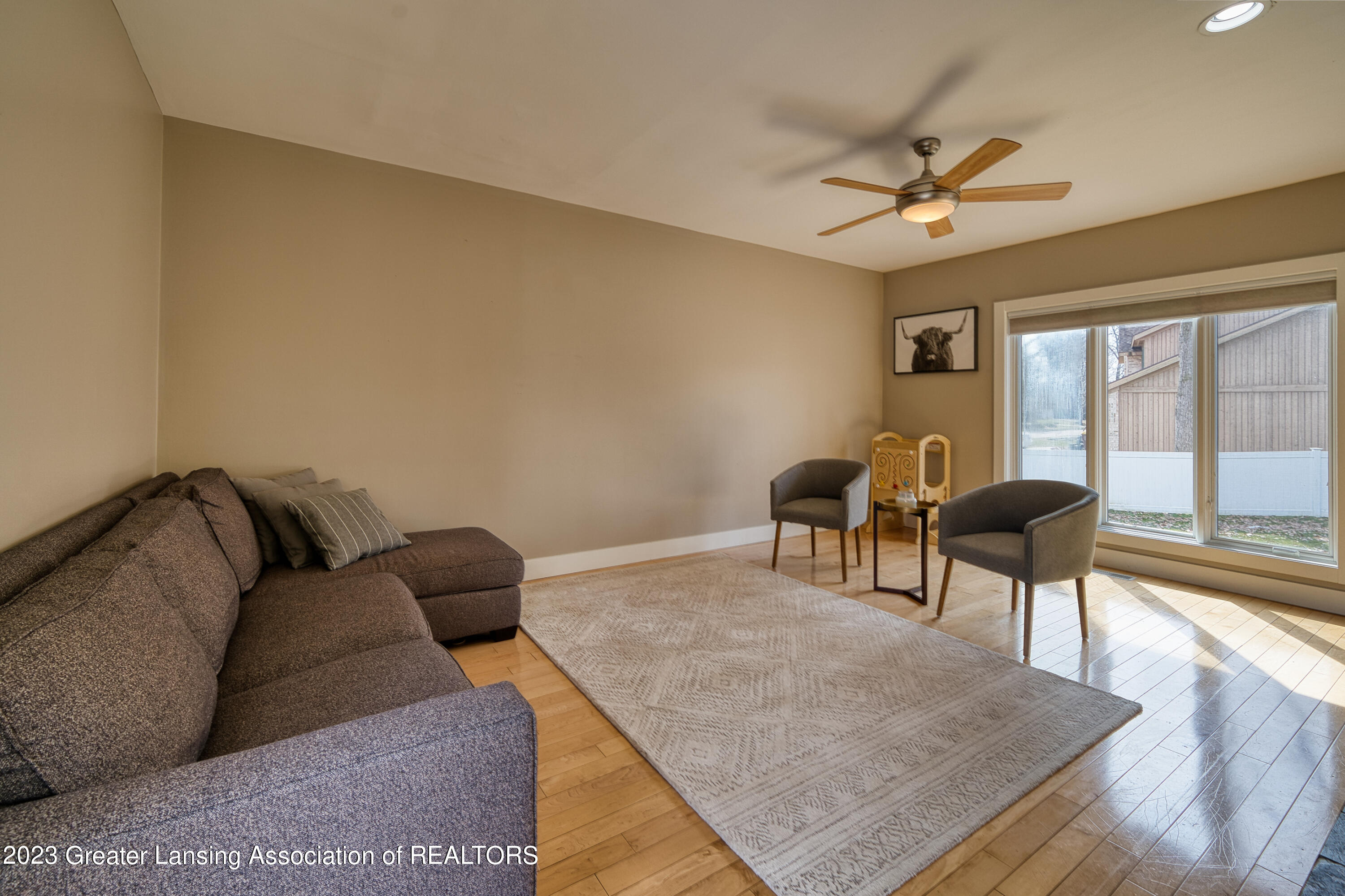 1175 Buckingham Road Haslett, MI 48840 - Photo 18 of 58 Living Room