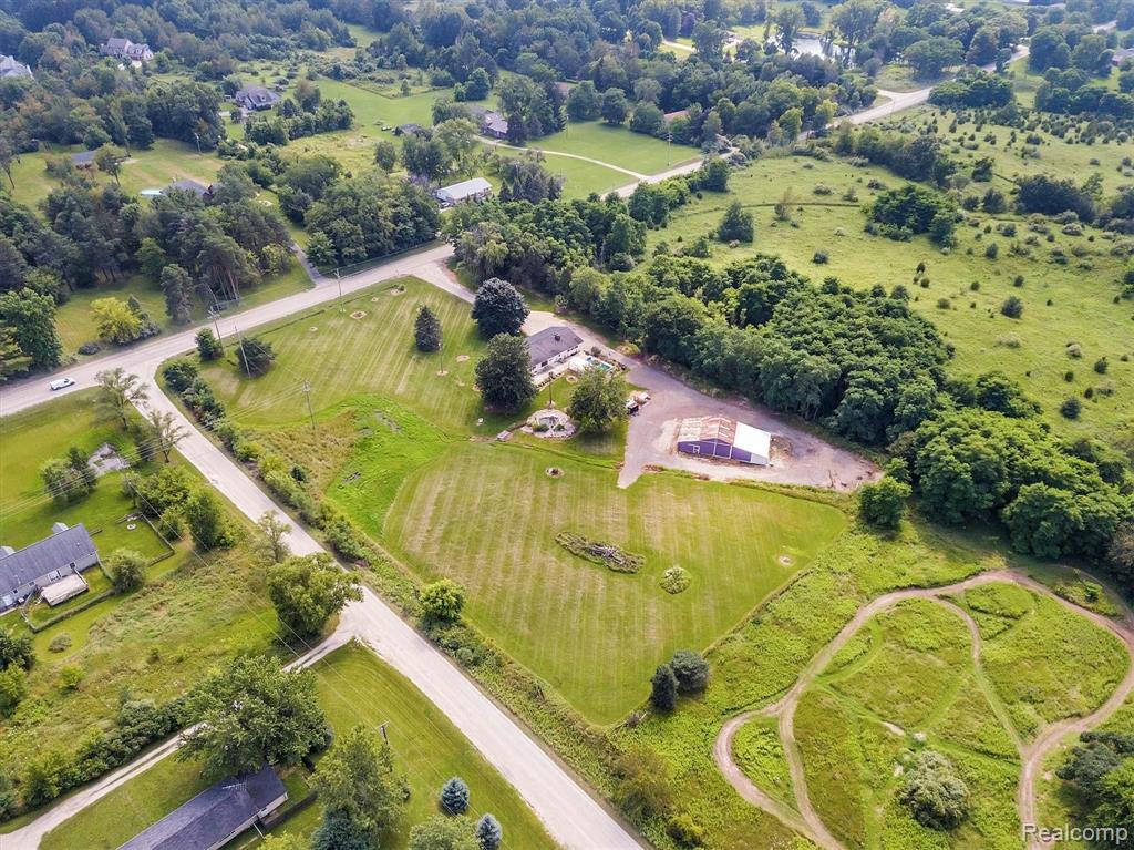 4661 Crooked Lake Road Howell, MI 48843 - Photo 44 of 47