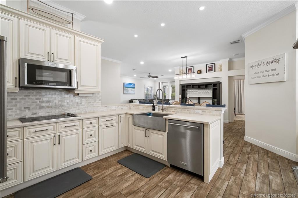 7325 Southeast Seagate Lane Stuart, FL 34997 - Photo 18 of 46