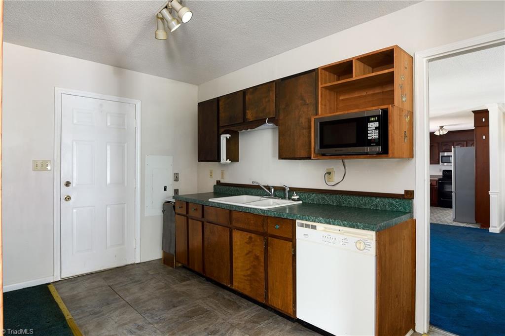 4226 Gumtree Road Winston-Salem, NC 27107 - Photo 32 of 35