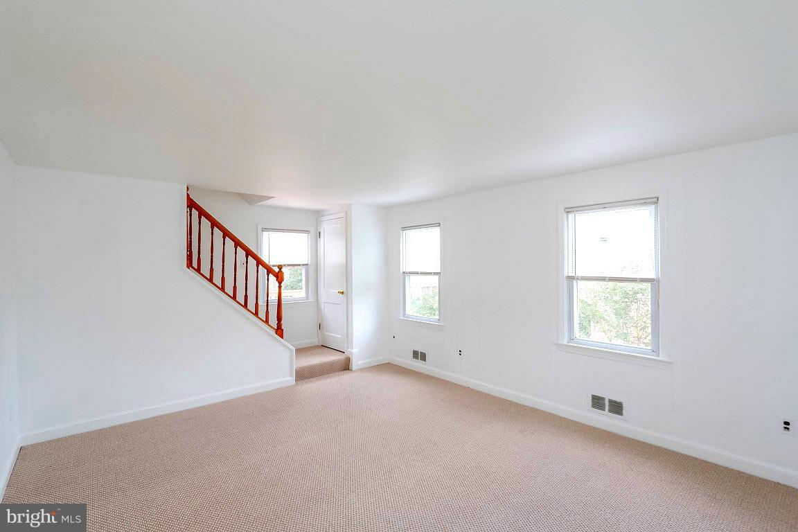 10400 Amherst Avenue Silver Spring, MD 20902 - Photo 2 of 28 Living Room