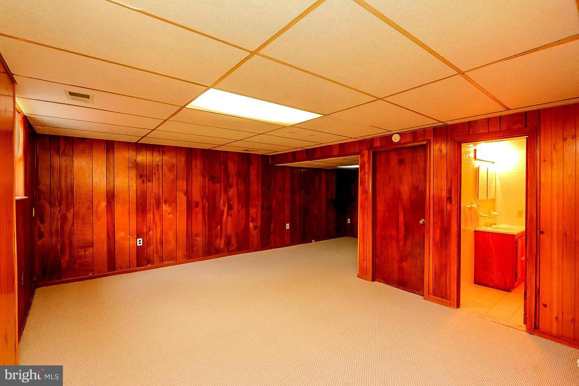 10400 Amherst Avenue Silver Spring, MD 20902 - Photo 20 of 28 Family Room