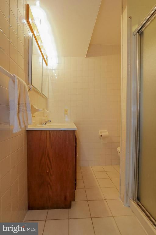 10400 Amherst Avenue Silver Spring, MD 20902 - Photo 22 of 28 Bath
