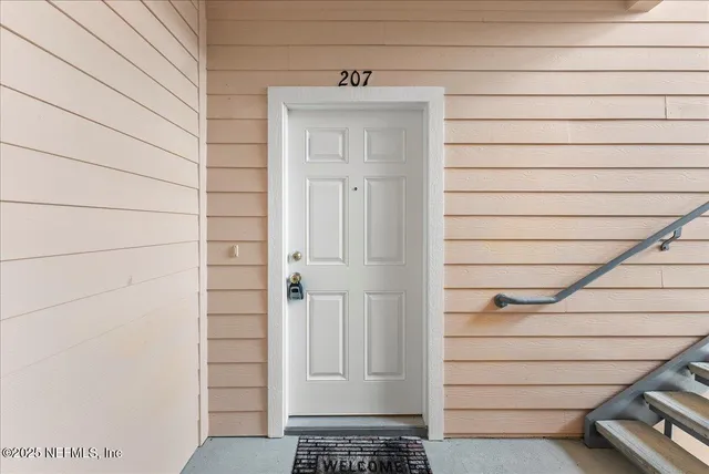 $1,700 | 8215 Green Parrot Road, Unit 207, Jacksonville, FL 32256