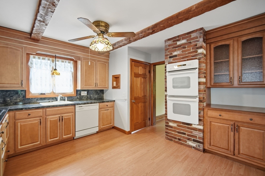20 Athol Street Springfield, MA 01107 - Photo 19 of 40