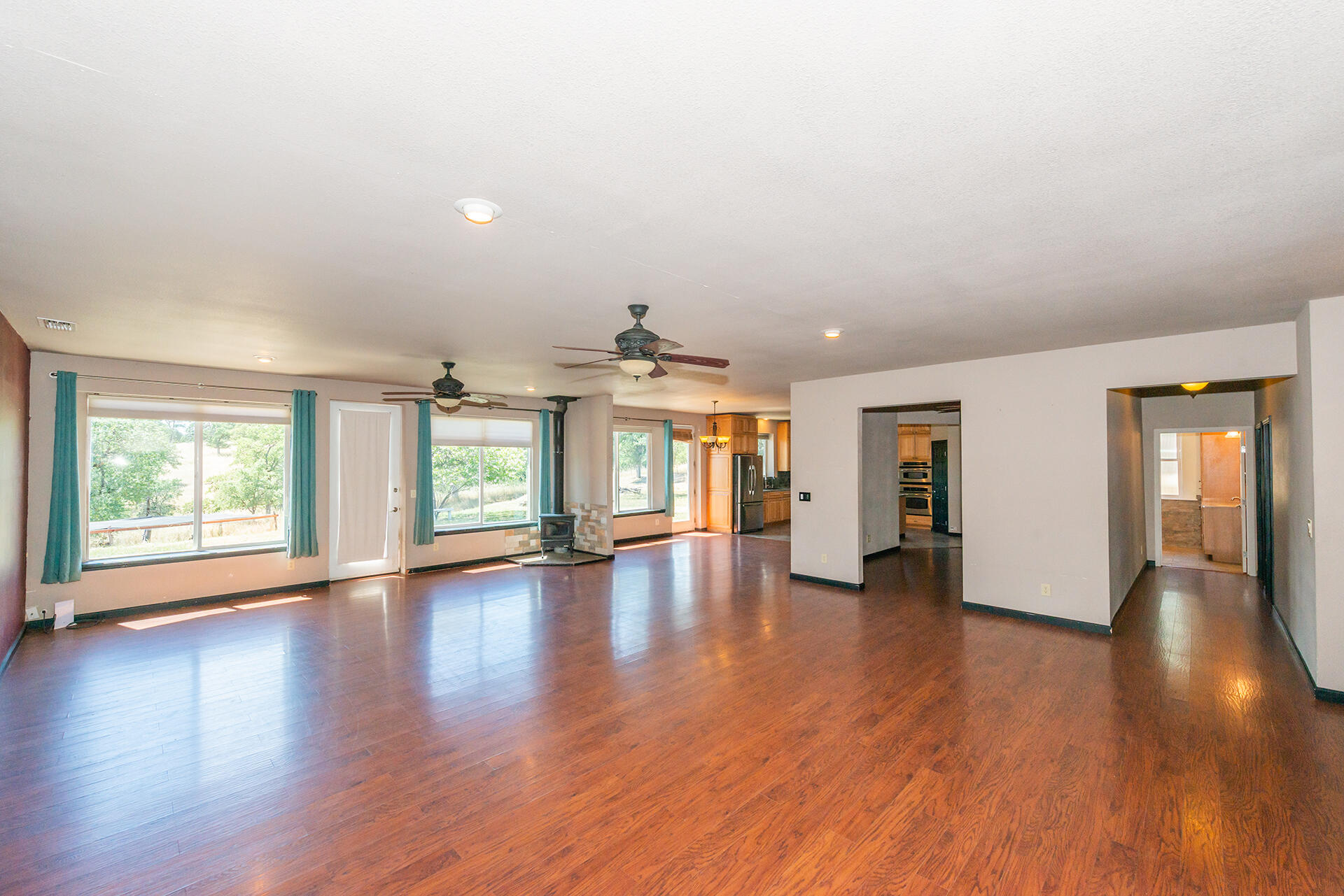 13575 Gas Point Road Igo, CA 96047 - Photo 9 of 59 Great Room