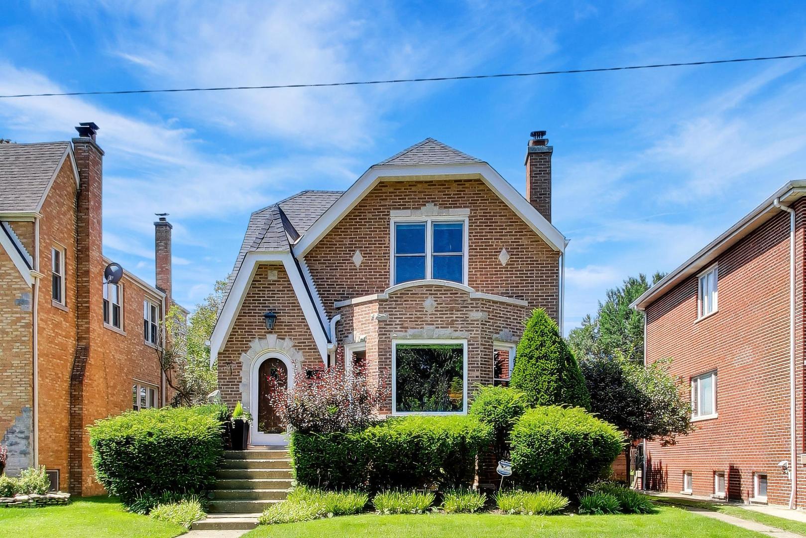6308 North Indian Road Chicago, IL 60646 - Photo 1 of 45 Gallery Image 1