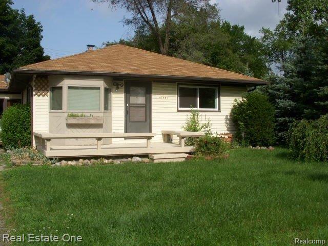 47881 Greenview Road Utica, MI 48317 - Photo 2 of 5 DSCN0505