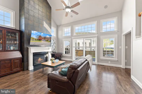 $1,050,000 | 19066 Crimson Clover Terrace, Leesburg, VA 20176