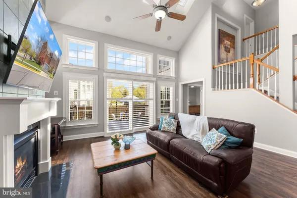 $1,050,000 | 19066 Crimson Clover Terrace, Leesburg, VA 20176