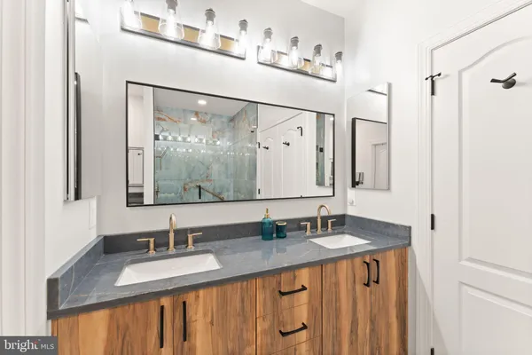 $1,050,000 | 19066 Crimson Clover Terrace, Leesburg, VA 20176