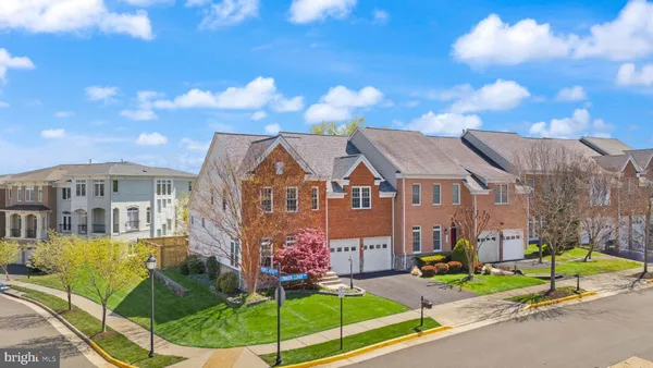 $1,050,000 | 19066 Crimson Clover Terrace, Leesburg, VA 20176