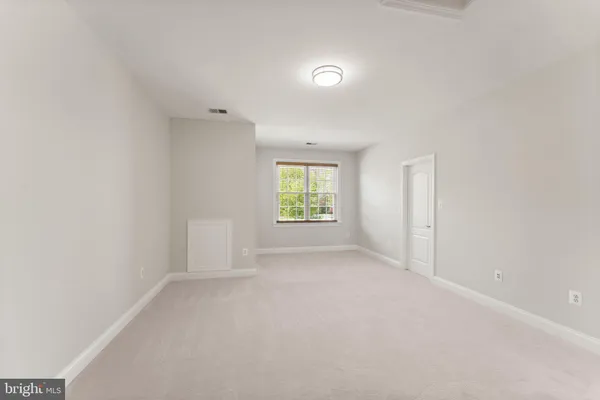 $1,050,000 | 19066 Crimson Clover Terrace, Leesburg, VA 20176