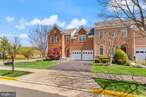 $1,050,000 | 19066 Crimson Clover Terrace, Leesburg, VA 20176