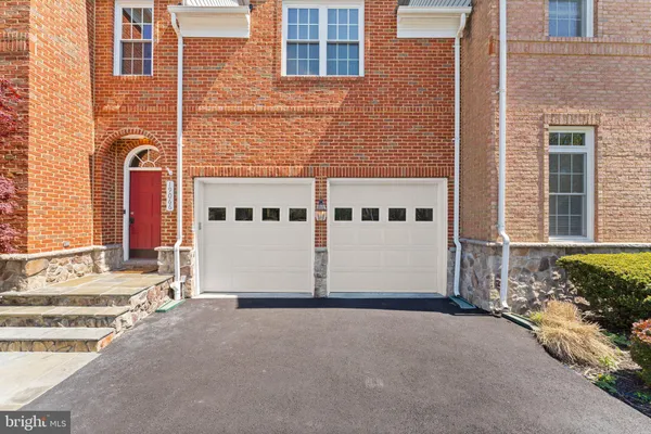 $1,050,000 | 19066 Crimson Clover Terrace, Leesburg, VA 20176