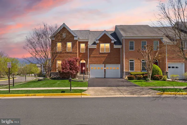 $1,050,000 | 19066 Crimson Clover Terrace, Leesburg, VA 20176