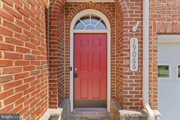 $1,050,000 | 19066 Crimson Clover Terrace, Leesburg, VA 20176