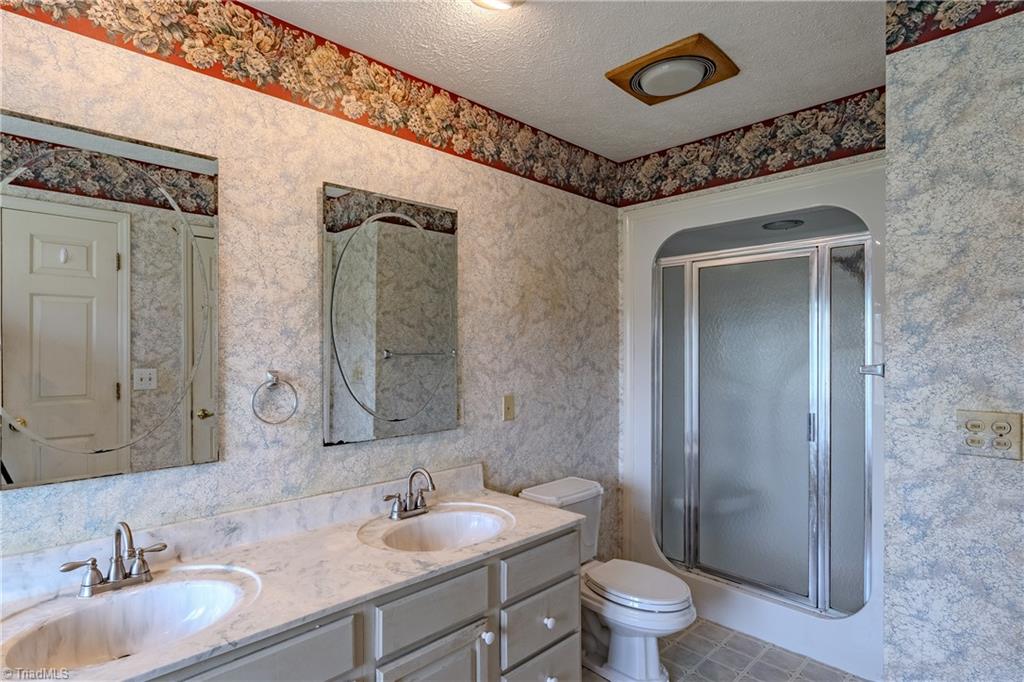 11325 Glade Valley Road Ennice, NC 28623 - Photo 25 of 43