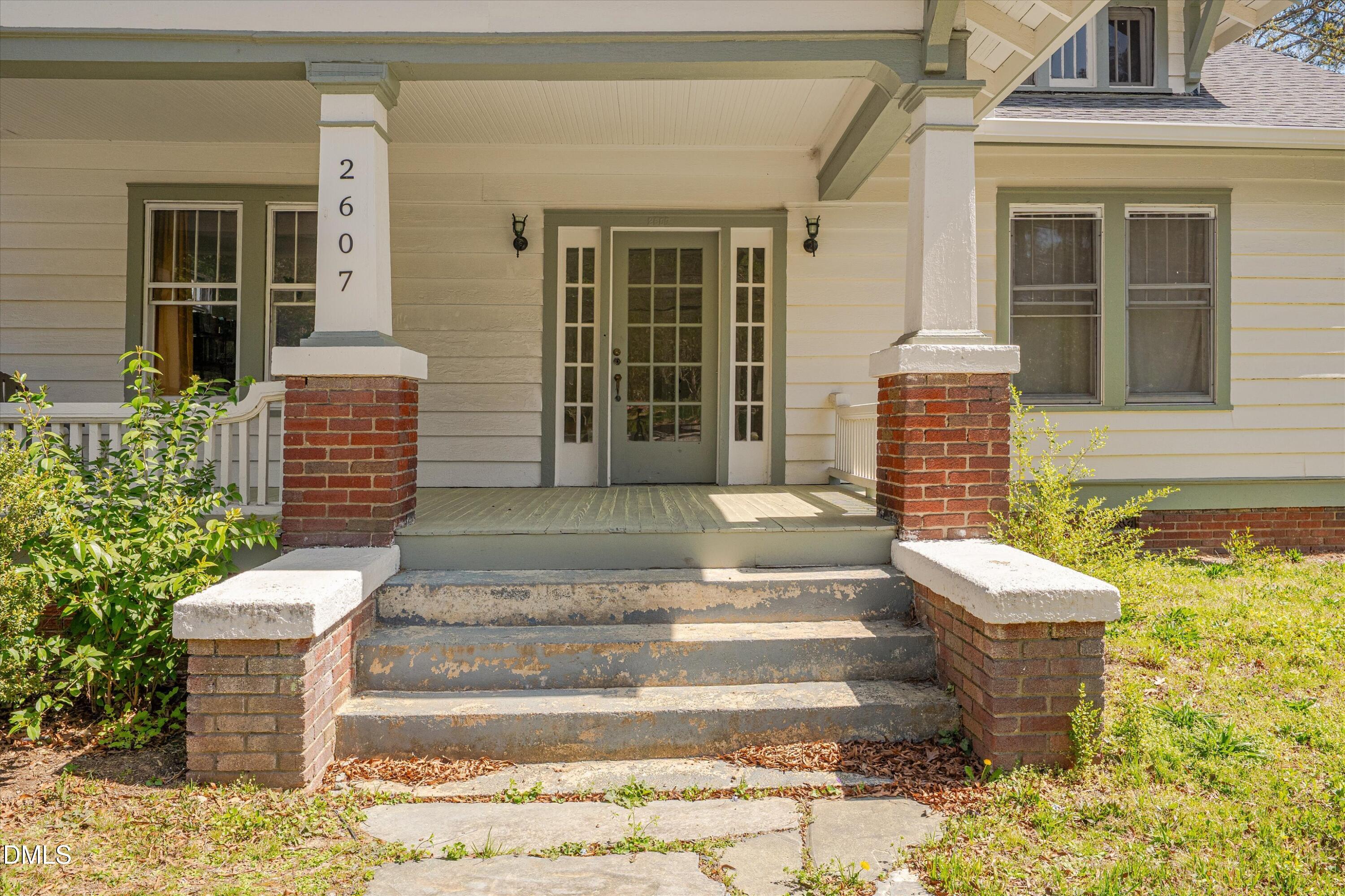 2607 Chapel Hill Road Durham, NC 27707 - Photo 5 of 28